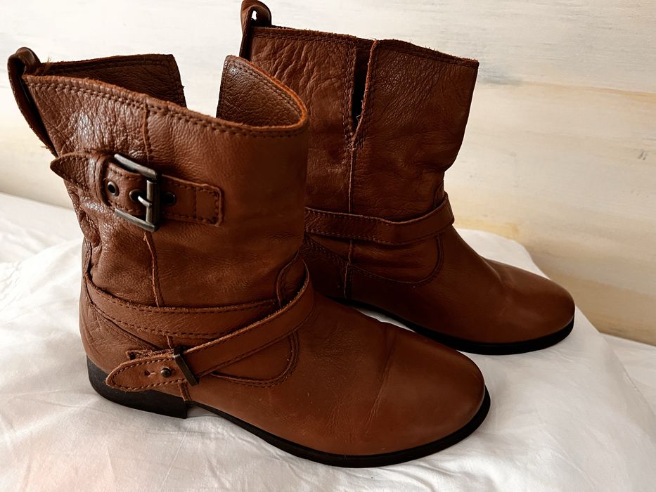 Botas zara em pele novas tamanho 39