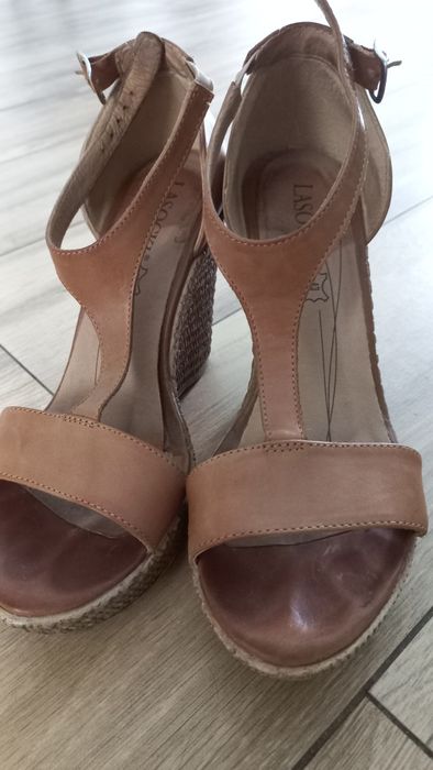 Sandały skorzane na koturnie roz 35