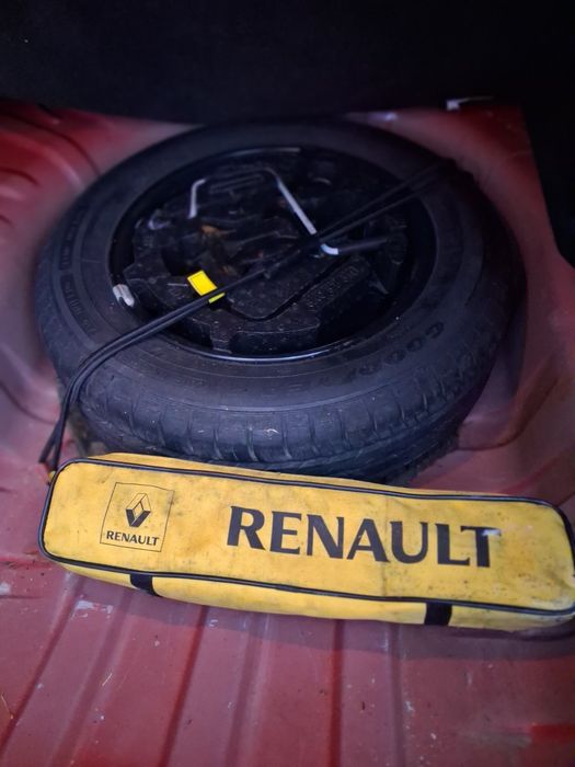 Автомобіль RENAULT Thalia