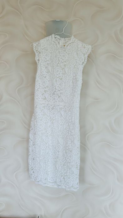 Весільна або вечірня сукня