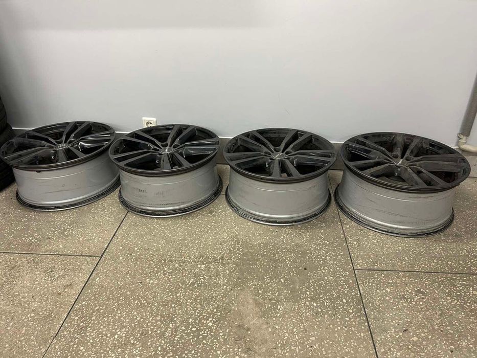 Оригинальные диски Audi R20 крашеные