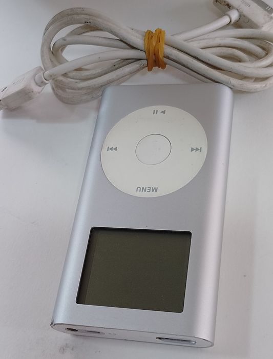 Apple iPod Mini 1th 4gb  "A1051"