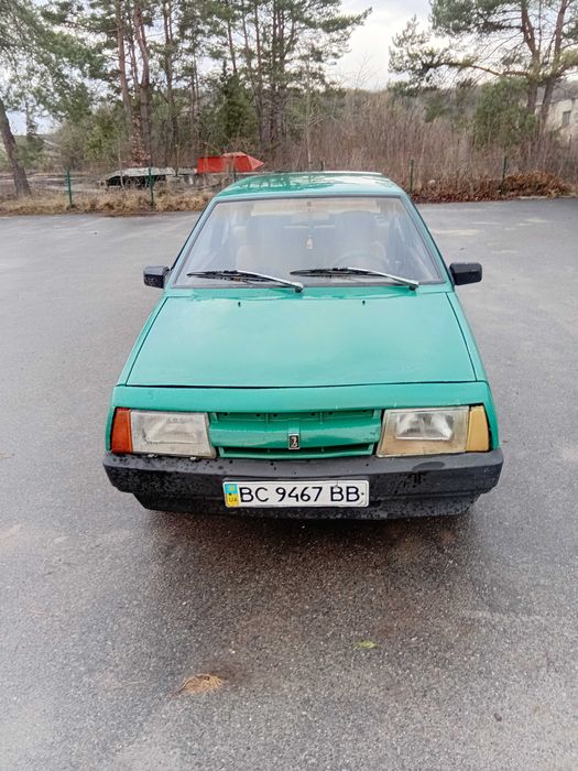 Автомобіль ваз 2108