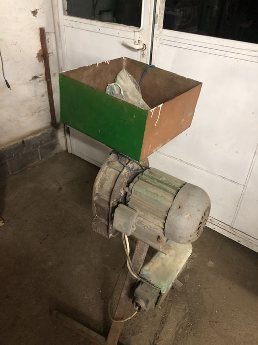 Зернодробилка Крупорушка. Дертемолка