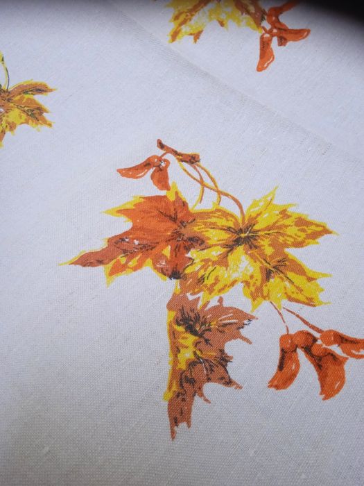 Obrus PRL len jesień