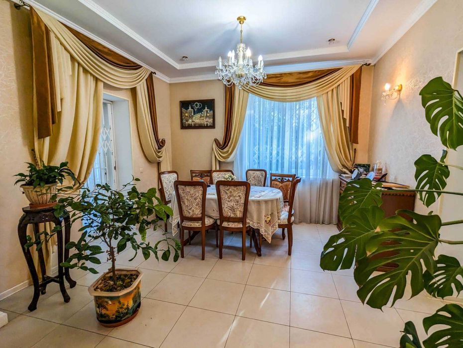 Продажа 2-х эт. дома на НАБЕРЕЖНОЙ, цена снижена на 50%, торг возможен