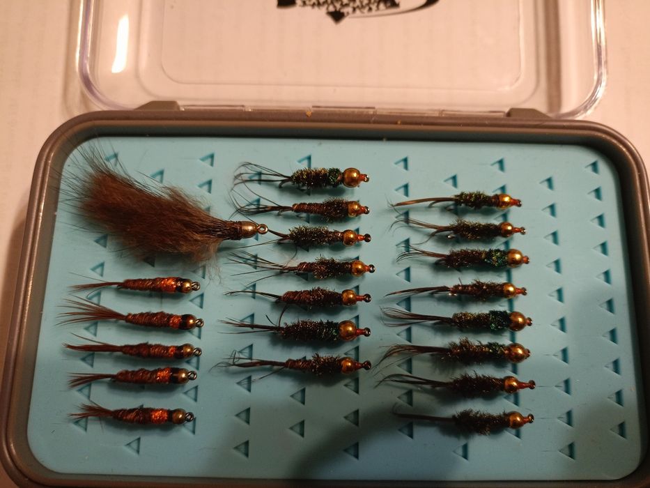 Zestaw muszek(nimfki,suche,mokre)