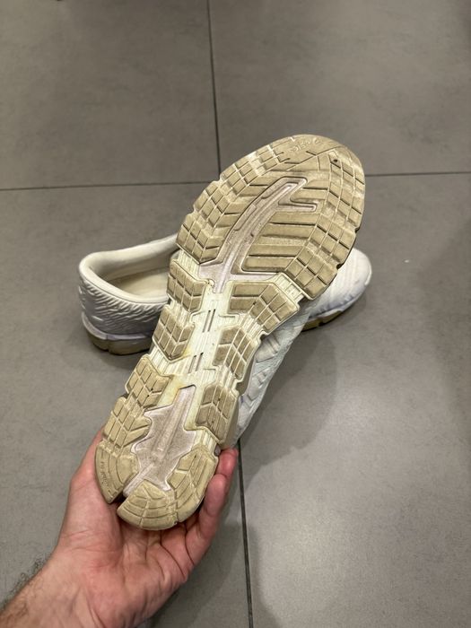 Кросівки Asics.