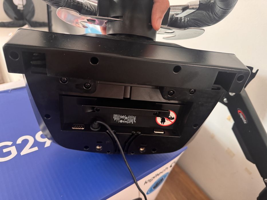Logitech G27 Racing Wheel + Pedal & Stick