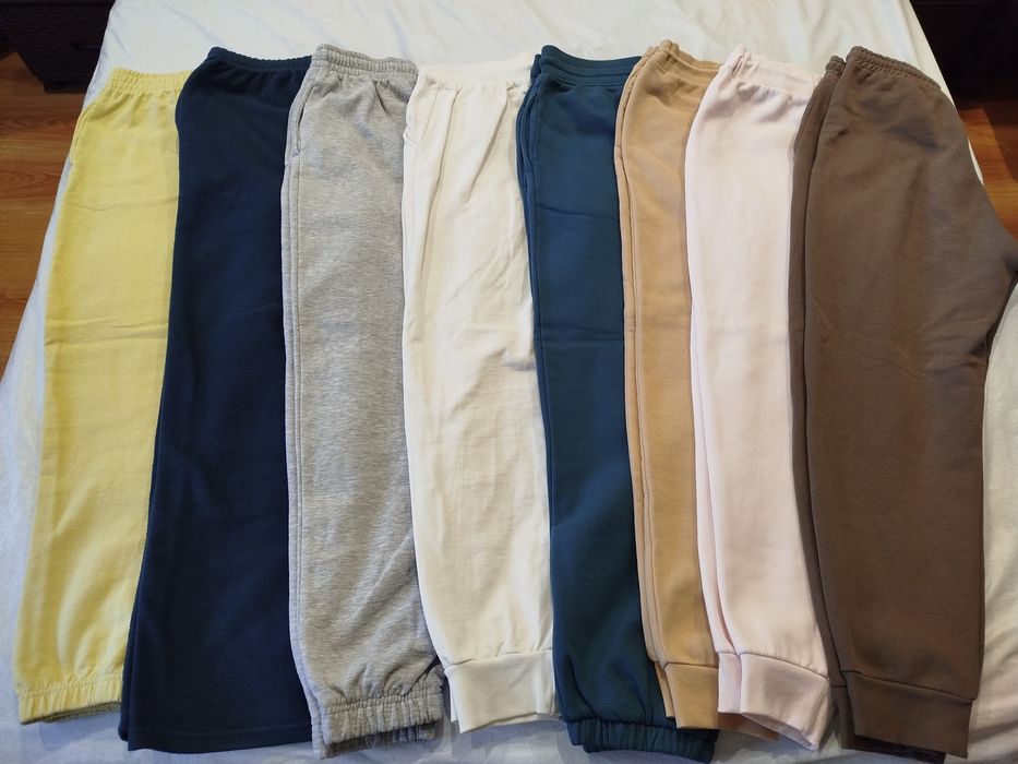 Спортивні комплекти жіночі