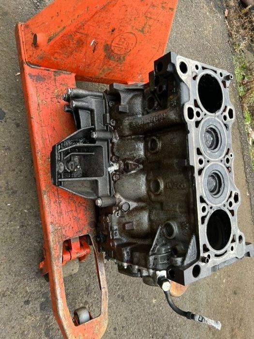 kompletny blok silnika 2.3 iveco/ducato