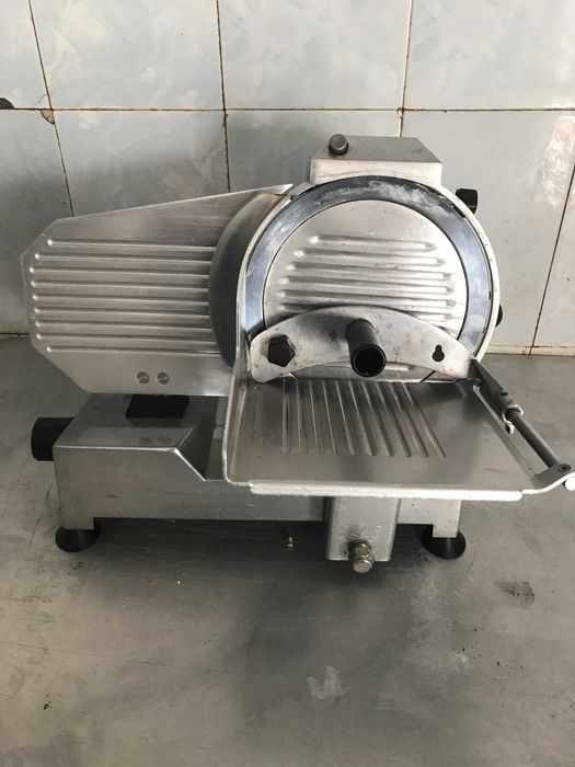 Продам професійний слайсер CELME