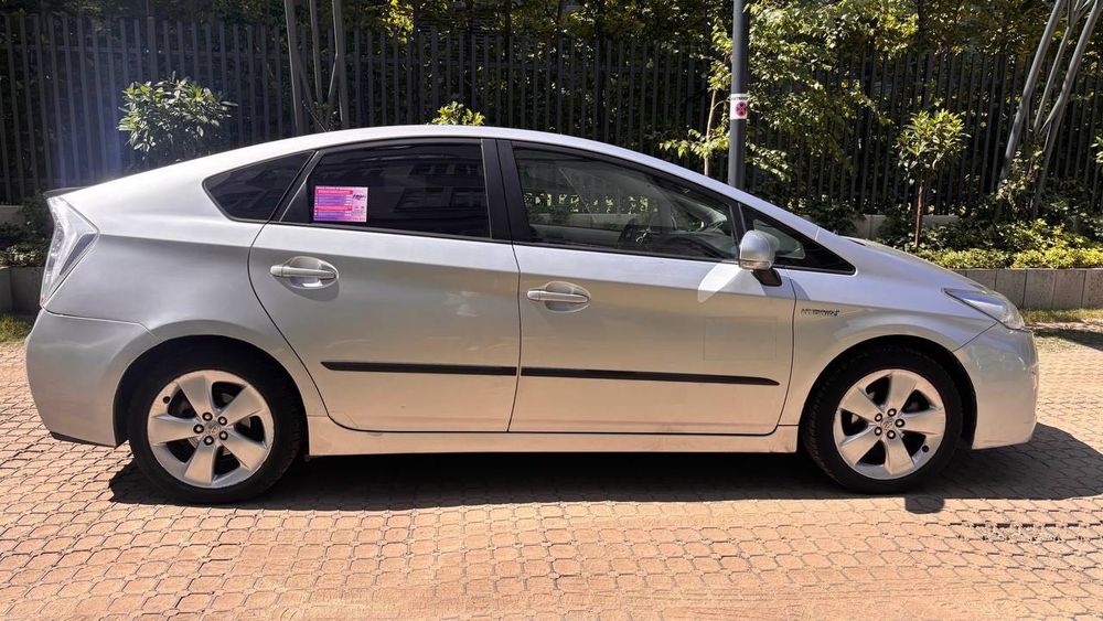 Toyota Prius 30 | 1.8 Hybrid + LPG | 2010