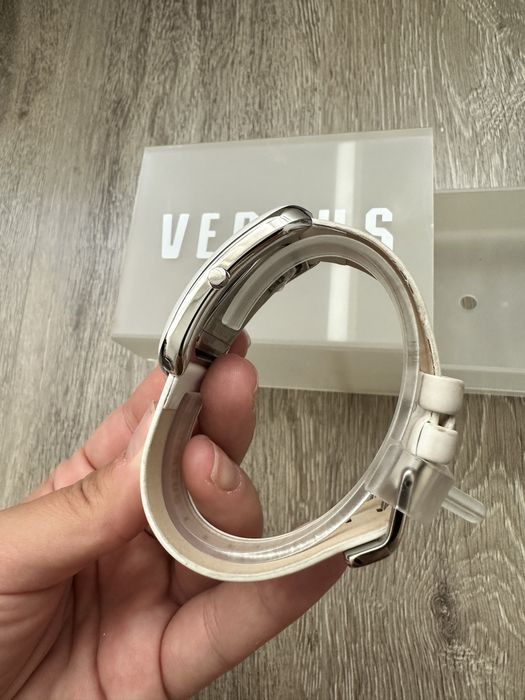 Жіночій Годинник Versus