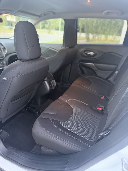 Продам Jeep Cherokee