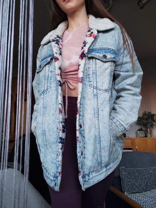 Dżinsowa kurtka wiosenna z futerkiem w środku