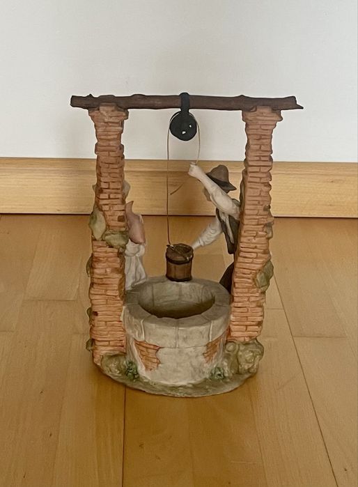 Estatueta Capodimonte G. Armani 1981