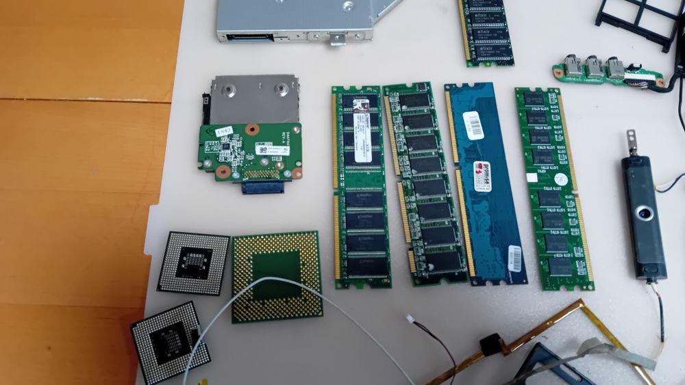 Elementy elektroniczne