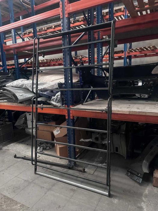 Grade de tejadilho para carrinha comercial