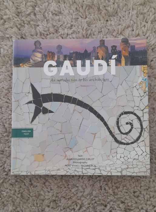 Livro Gaudí An introdution to his architecture