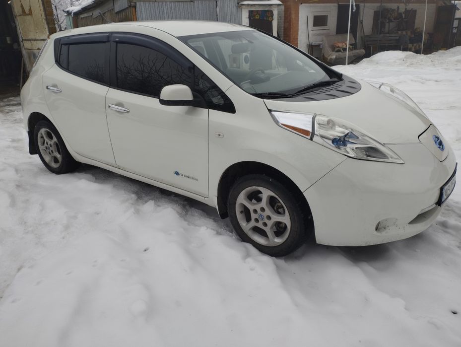 Nissan lif 2012 рік