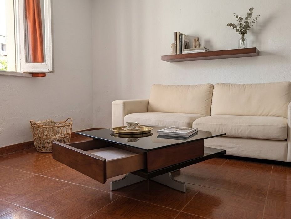 Mesa de centro moderna lacada a preto 80x80cm com gavetas em nogueira maciça e tampo vidro 10mm
