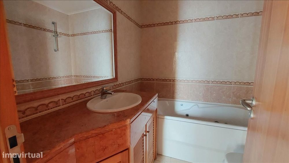 Deslumbrante T3 em condomínio fechado