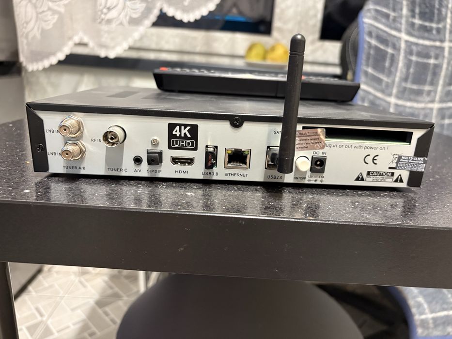 ZGEMMA H7s Wi-Fi dekoder 4K Enigma 2x SAT + DVB-T2/C E2 IPTV Cccam Oscam