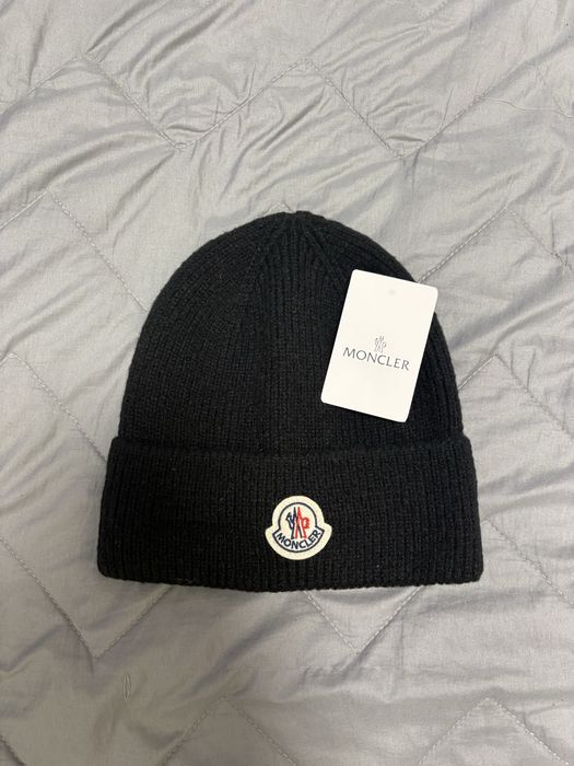 Шапка монклер moncler