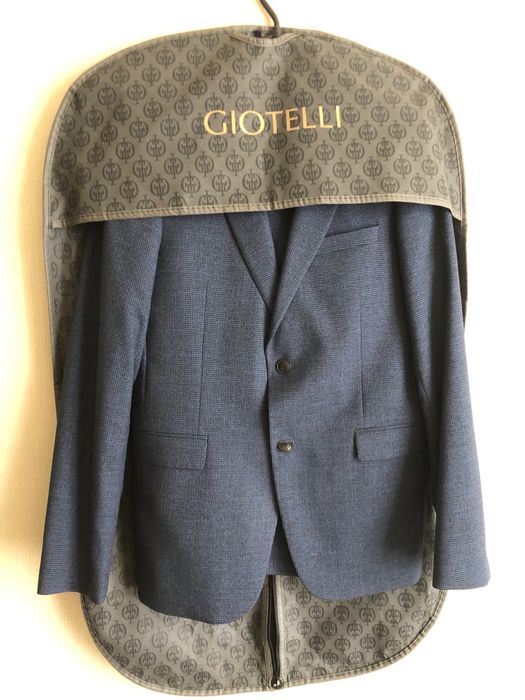 Чоловічий костюм 48 розмір GIOTELLI