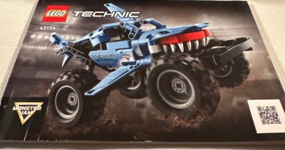 LEGOS - Monster Jam Megalodon