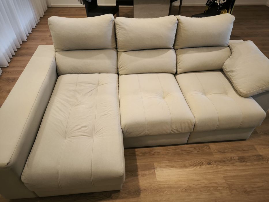 Sofa com chaise longue