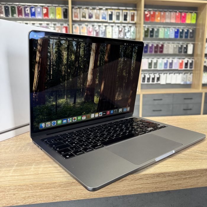Apple MacBook Air 2022 (M2, 8GB RAM)