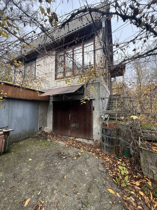 Дача зі Зручностями, Каміном та Грубою