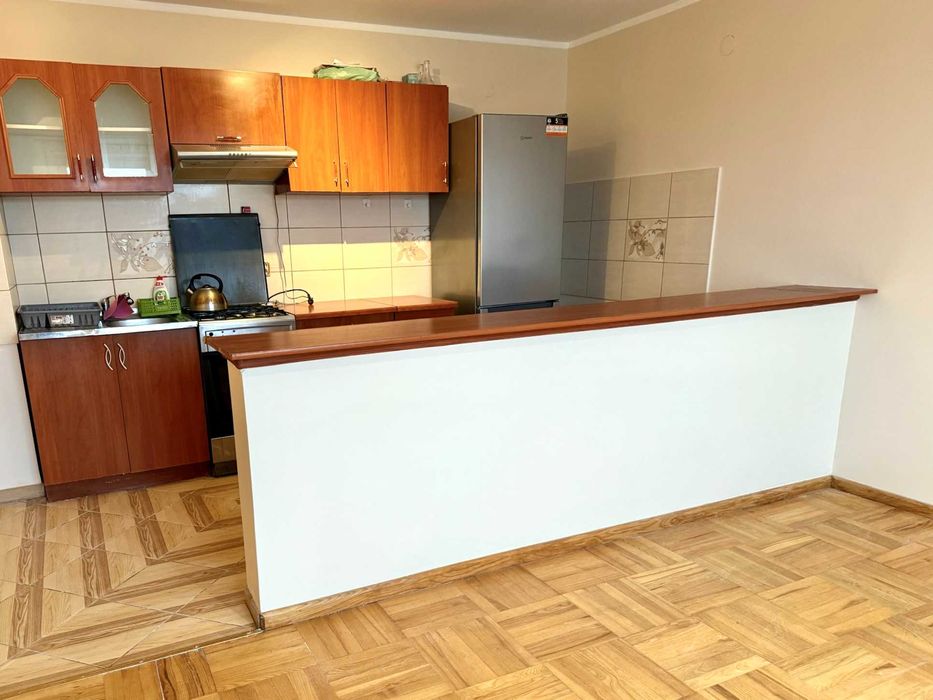 Na wynajem piętro domu (mieszkanie 2 pok.) z parkingiem