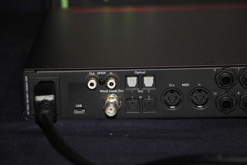 Interface de áudio USB Focusrite Scarlett 18i20 de 4.ª geração