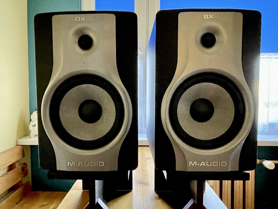 M-Audio BX8 Carbon