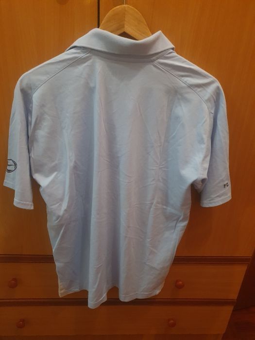 Polo de homem azul claro