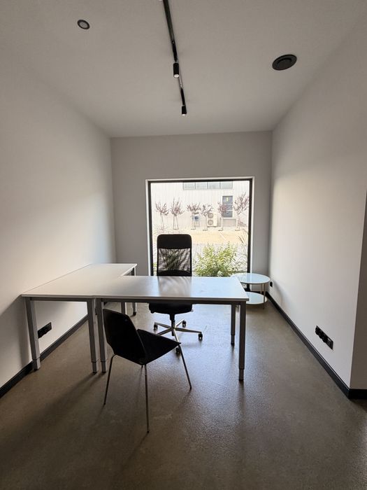 Gabinet Salon 15 m²  Parter  Parking Gotowe pod usługi medyczne