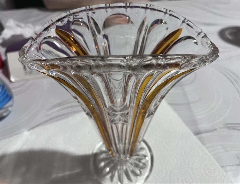 wazon Art Deco z bursztynowym szlifem