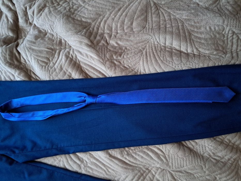 Костюм з краваткою