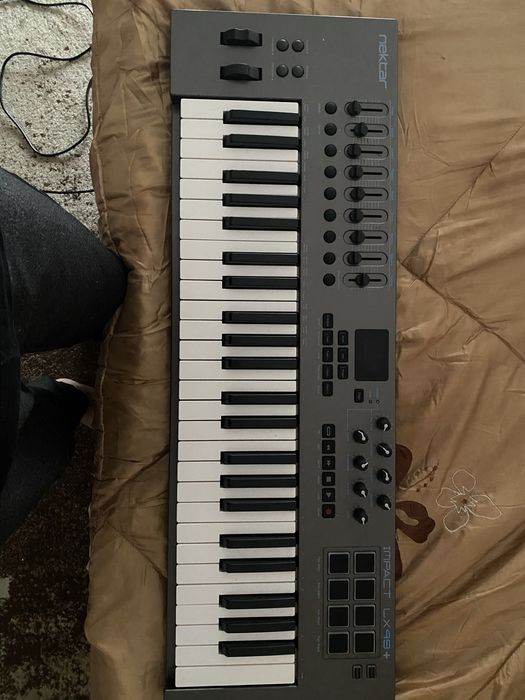 lx 49+ nektar controlador