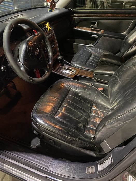 Продам Ауді а8 д2