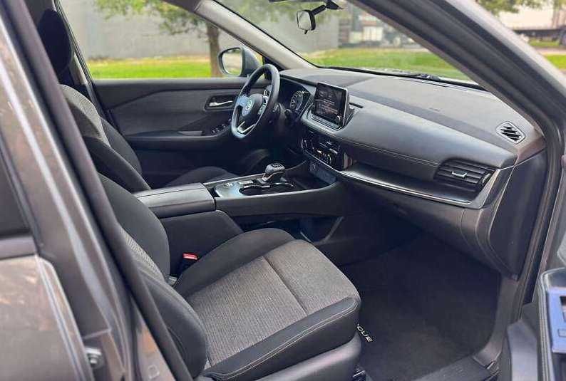 Nissan Rogue 2021 року