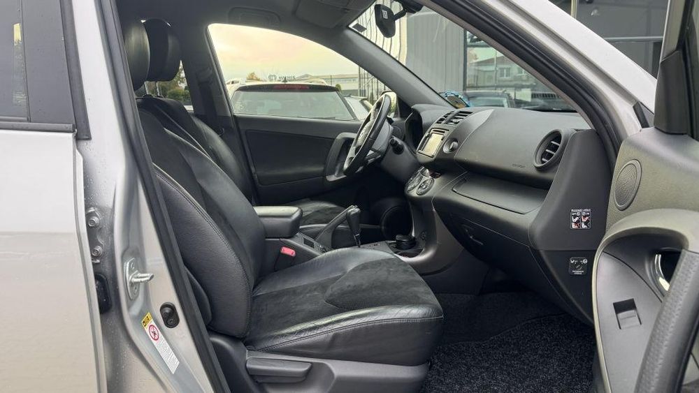 Toyota RAV-4 2012...