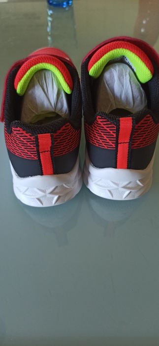Sapatilhas skechers criança tamanho 29