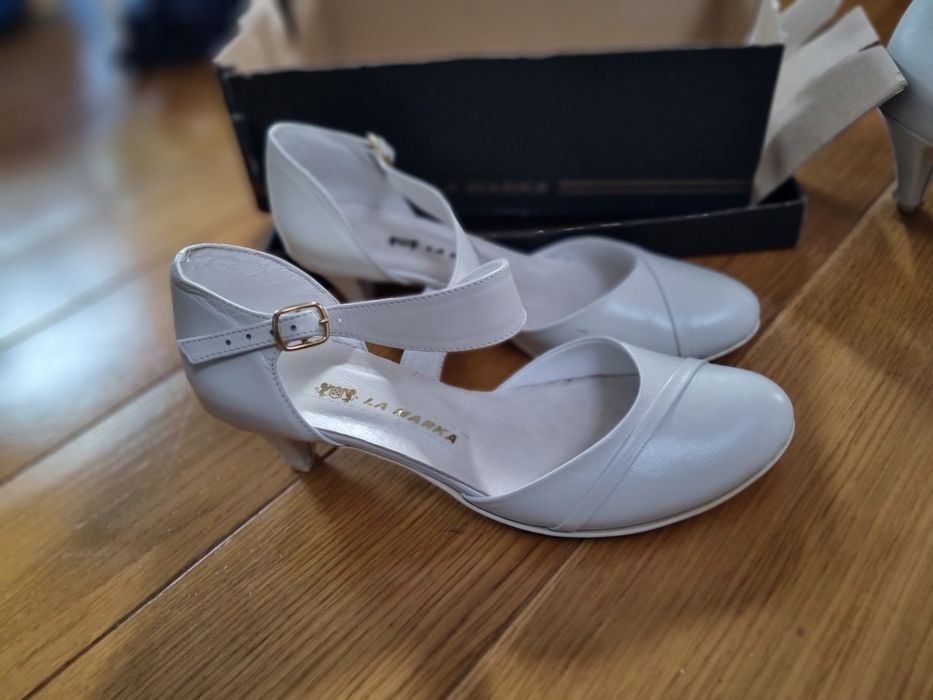 Buty ślubne la marka rozmiar 37 nieużywane ( były jako zapasowe )