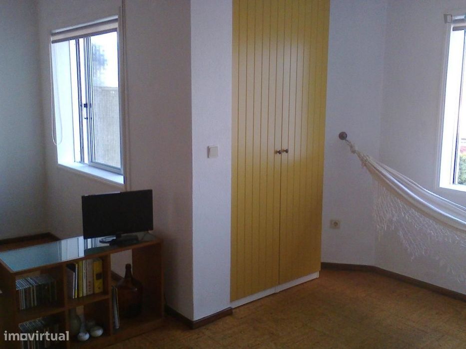 Estúdio - localizado em Santo Ildefonso Porto