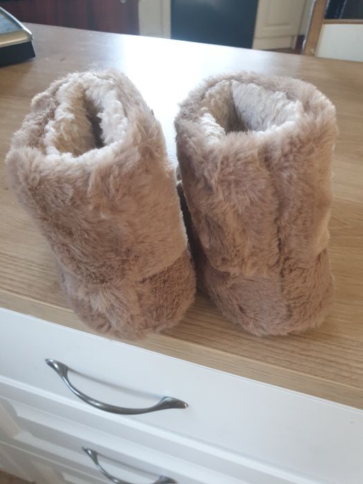 Nowe kapcie/bamboszki dla dziecka
