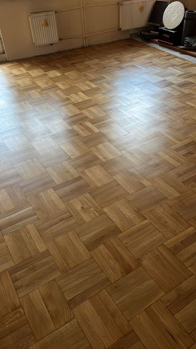 Cyklinowanie parkietów, renowacja schodów.